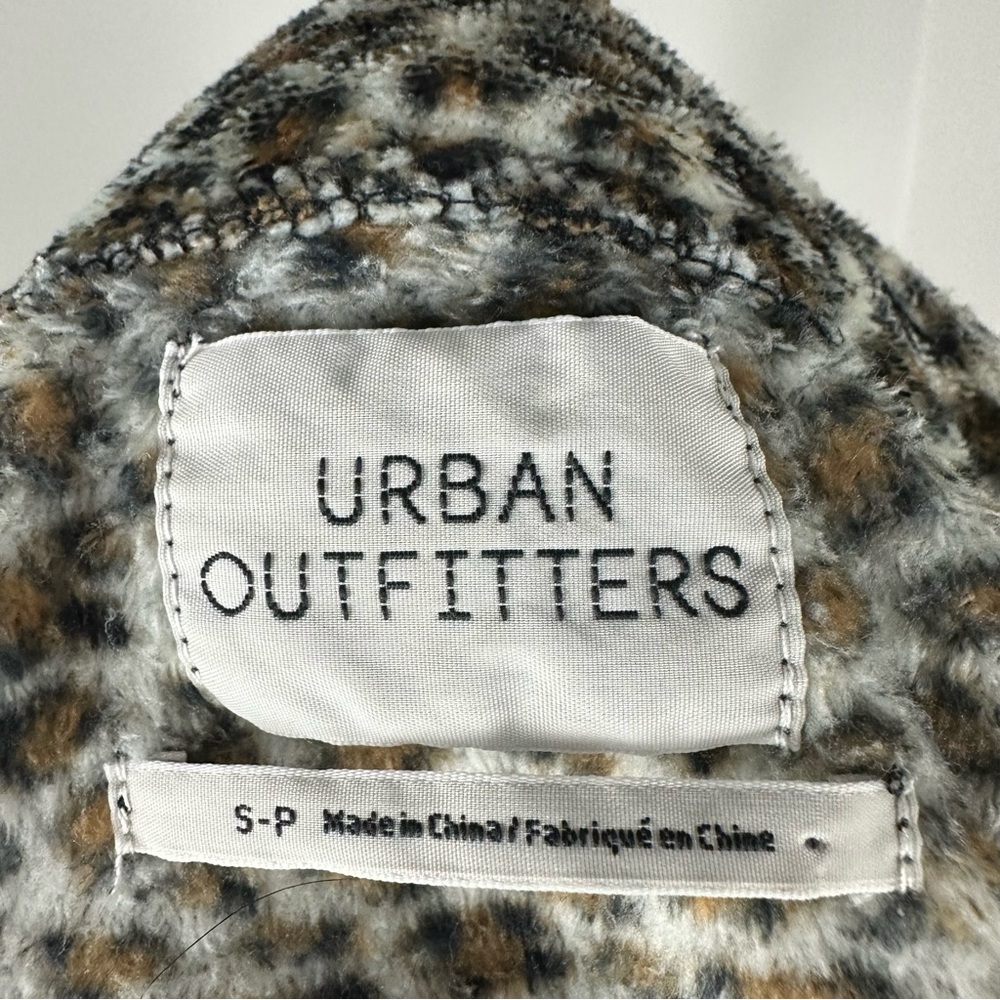 Urban Outfitters Cropped Fleece Crop Top - Picture 5 of 6